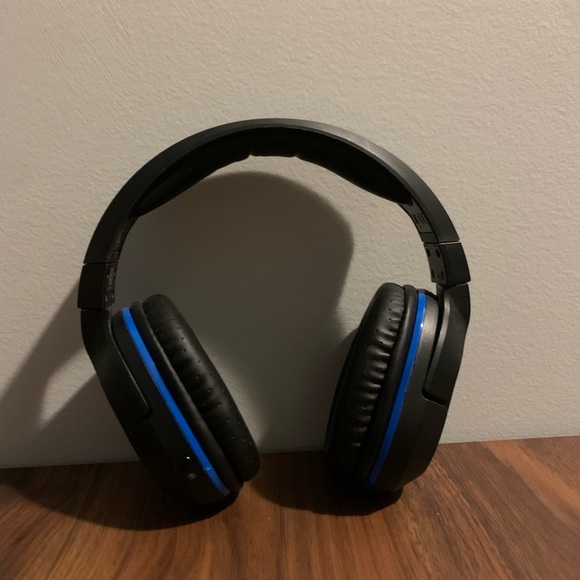 PS4 Wireless headphones - Picture 2 of 5